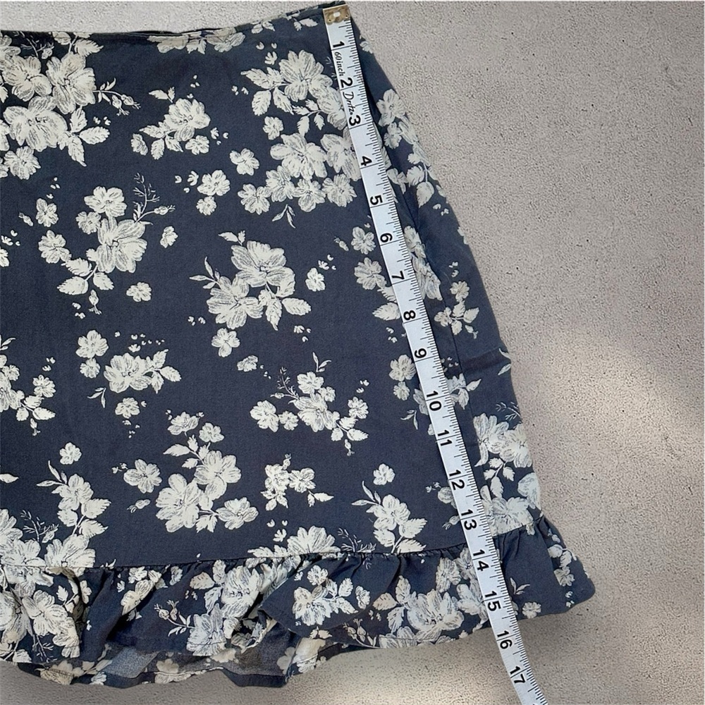 SO Goods for Life Blue Floral Ruffle Mini Skirt Size M - Picture 7 of 7